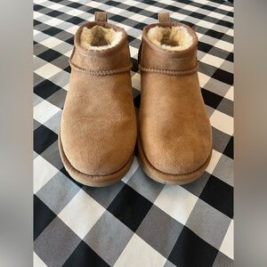 Ugg Classic Ultra Mini